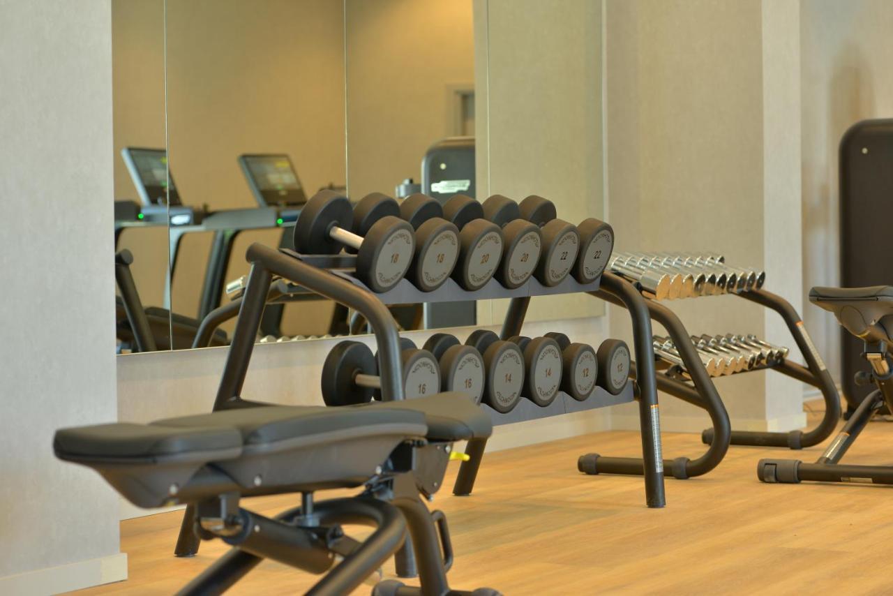 Mk Hotel Tirana Rinas ภายนอก รูปภาพ Dumbbells