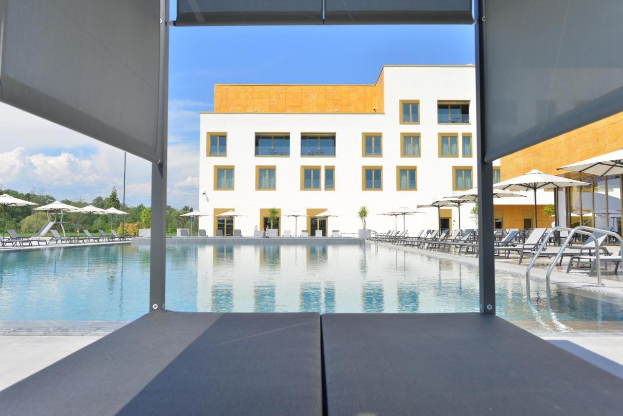 Mk Hotel Tirana Rinas ภายนอก รูปภาพ