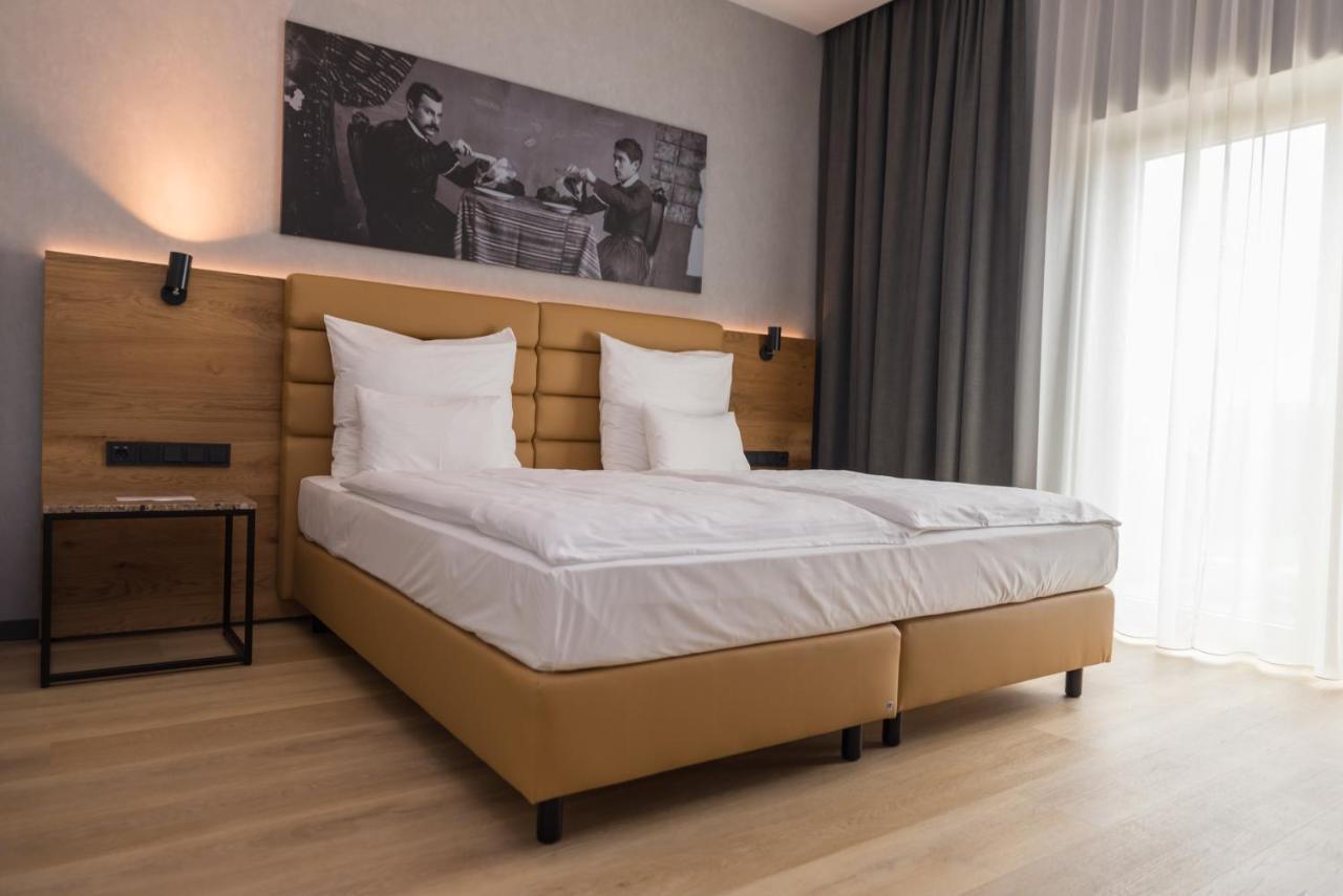 Mk Hotel Tirana Rinas ภายนอก รูปภาพ