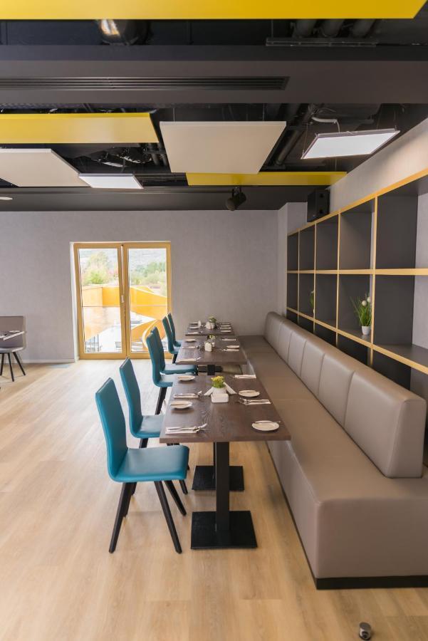 Mk Hotel Tirana Rinas ภายนอก รูปภาพ Restaurant interior