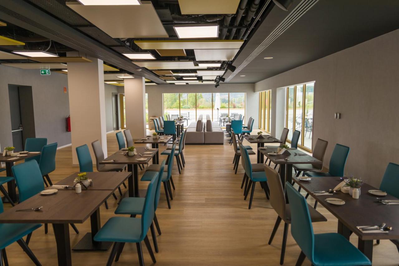 Mk Hotel Tirana Rinas ภายนอก รูปภาพ The restaurant at the new terminal