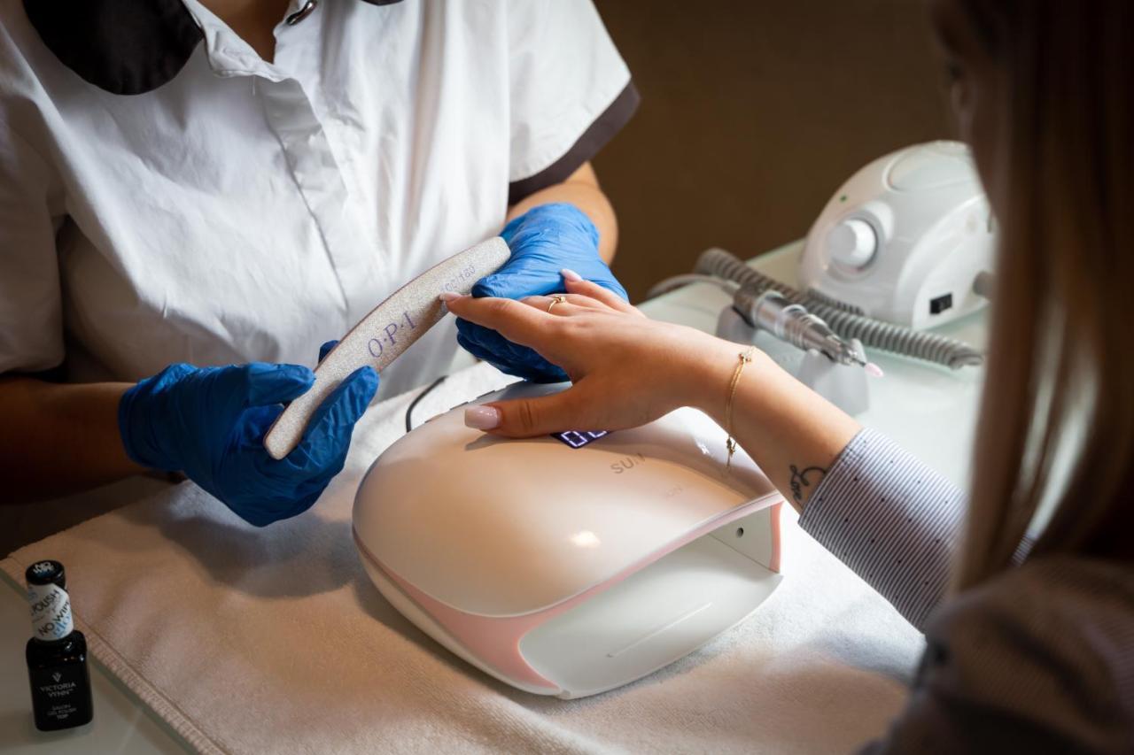 Mk Hotel Tirana Rinas ภายนอก รูปภาพ UV lamp for nails