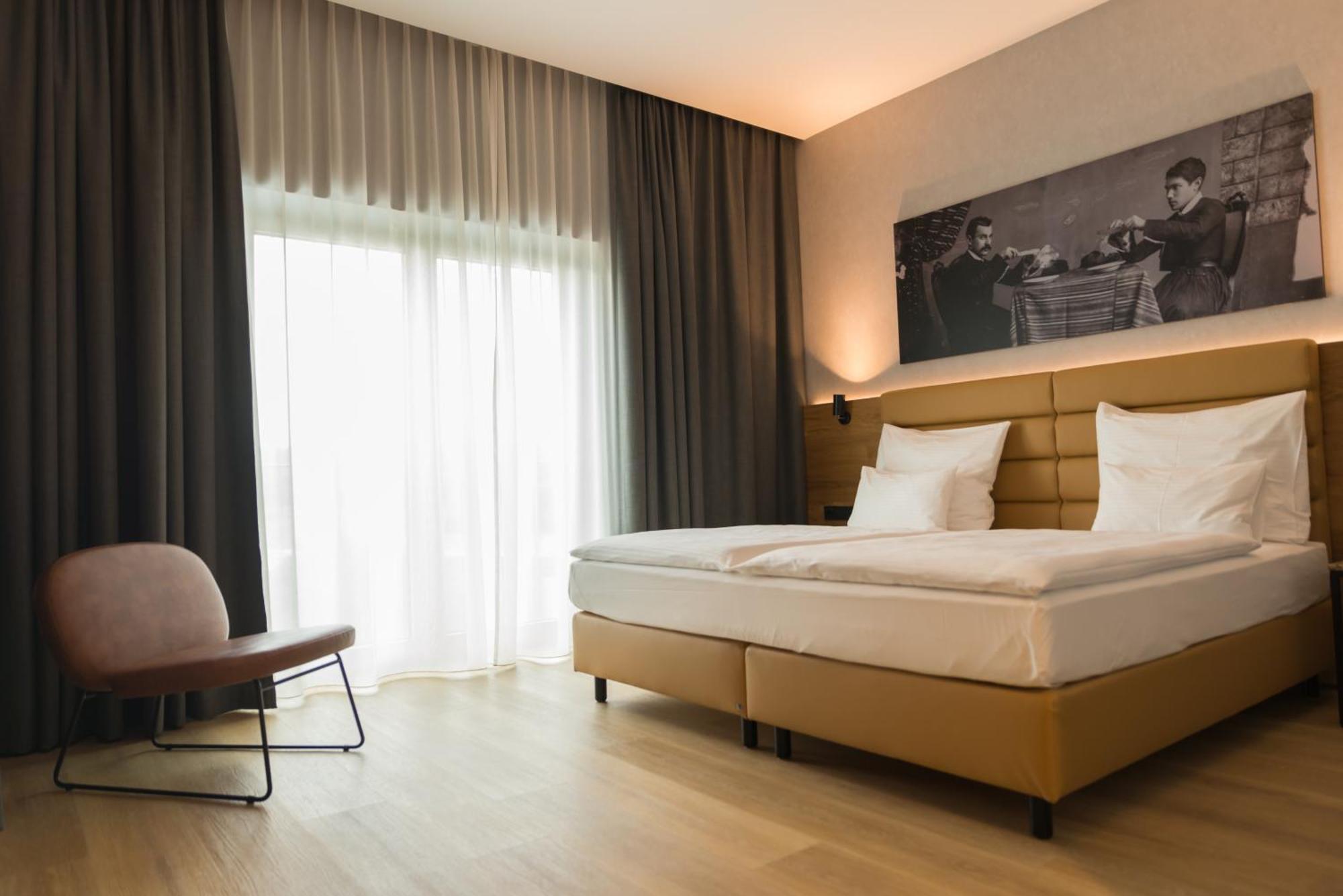 Mk Hotel Tirana Rinas ภายนอก รูปภาพ A room at the Hotel Axelmannstein