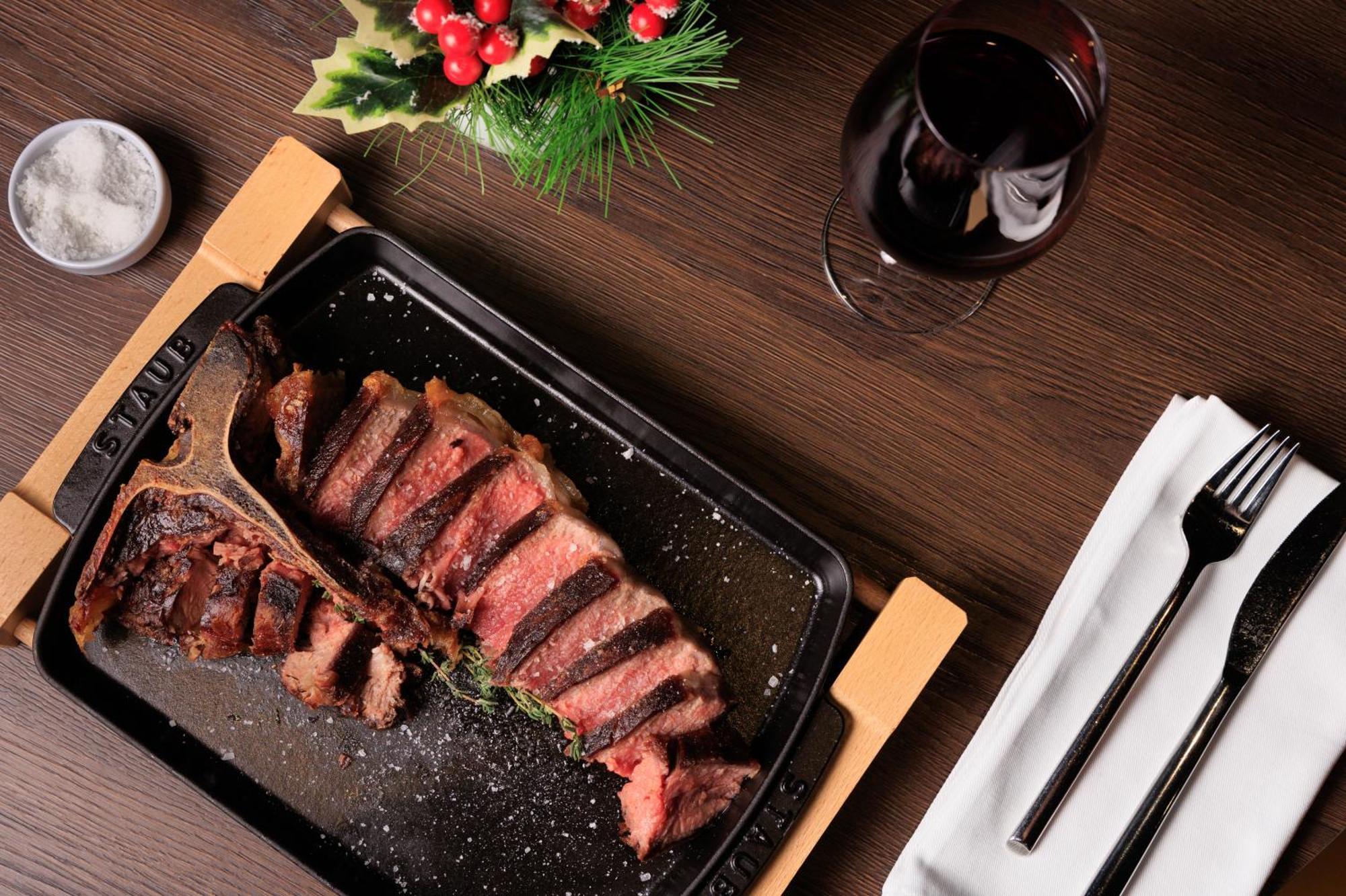 Mk Hotel Tirana Rinas ภายนอก รูปภาพ A steak